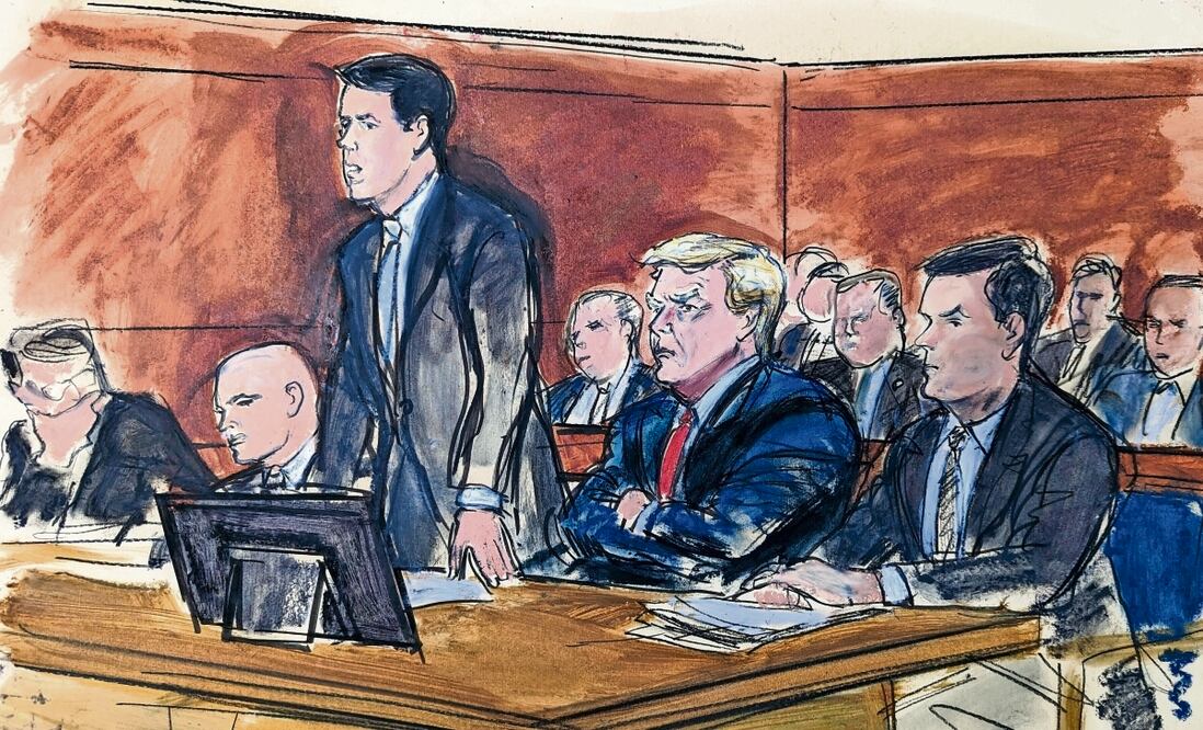 El abogado Todd Blanche, de pie, ayer al solicitar una moción de inocencia a favor del exmandatario Donald Trump, en una corte federal en Miami.