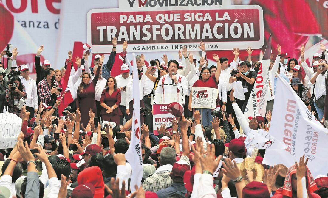 Militantes y aliados de Morena participaron el domingo pasado en un acto político en la explanada del Teatro Morelos, en Toluca, Estado de México Foto: JORGE ALVARADO. EL UNIVERSAL