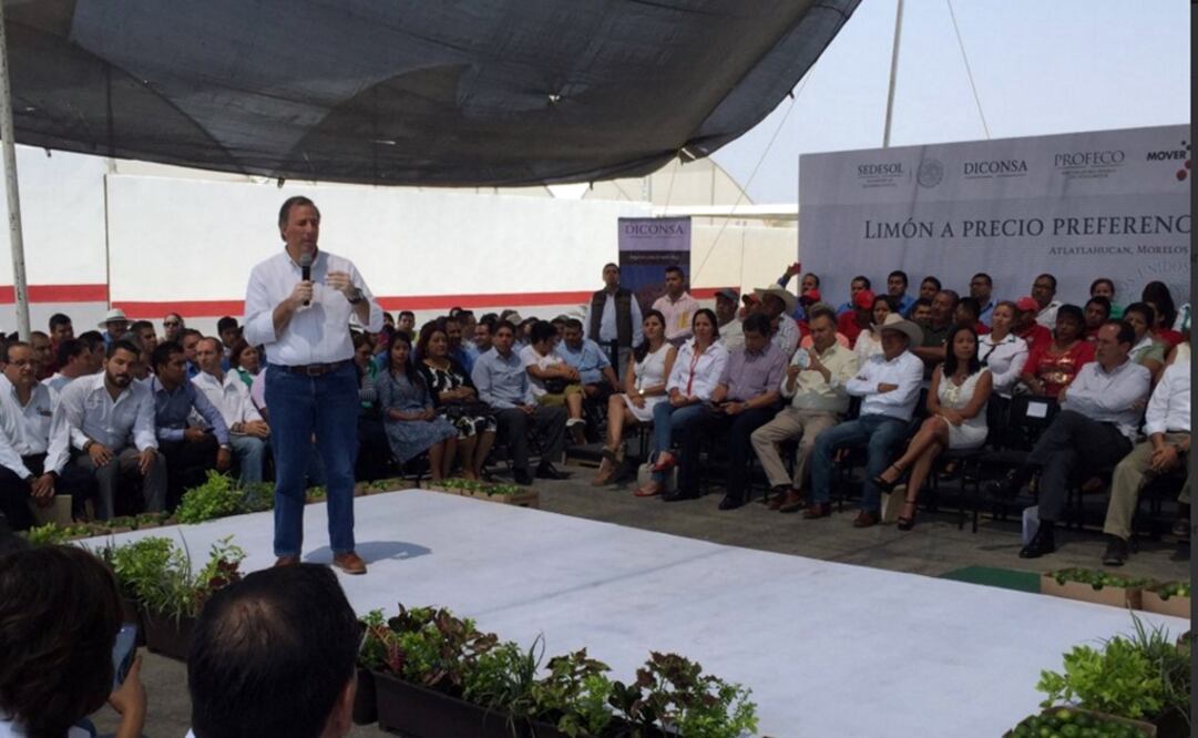 El titular de Sedesol hizo el anuncio durante una visita a un almacén de Diconsa en Morelos. /Tomada de @JoseAMeadeK