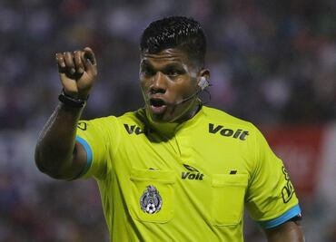 Femexfut no ha dado liquidación al árbitro Adalid Maganda