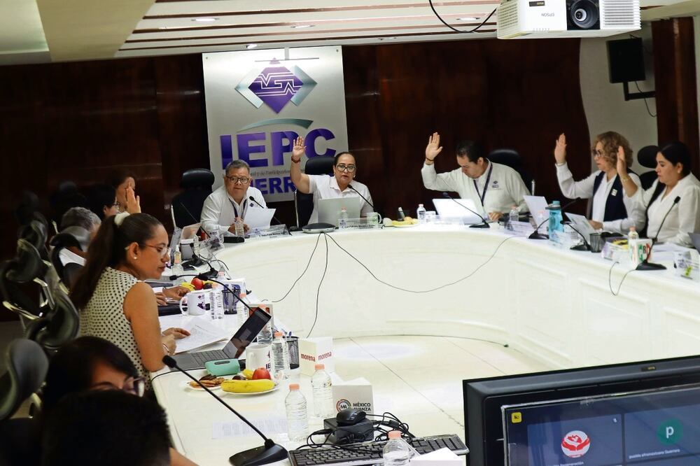 En la última sesión del Iepcgro, la consejera Fabiola Matildes dijo que algunos candidatos ya tienen seguridad. Foto: Especial