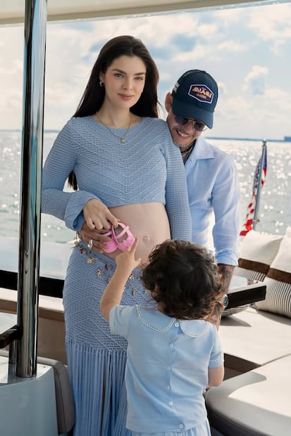 Nadia Ferreira, Marc Anthony y su hijo Marco anunciaron así el sexo del bebé que viene en camino.