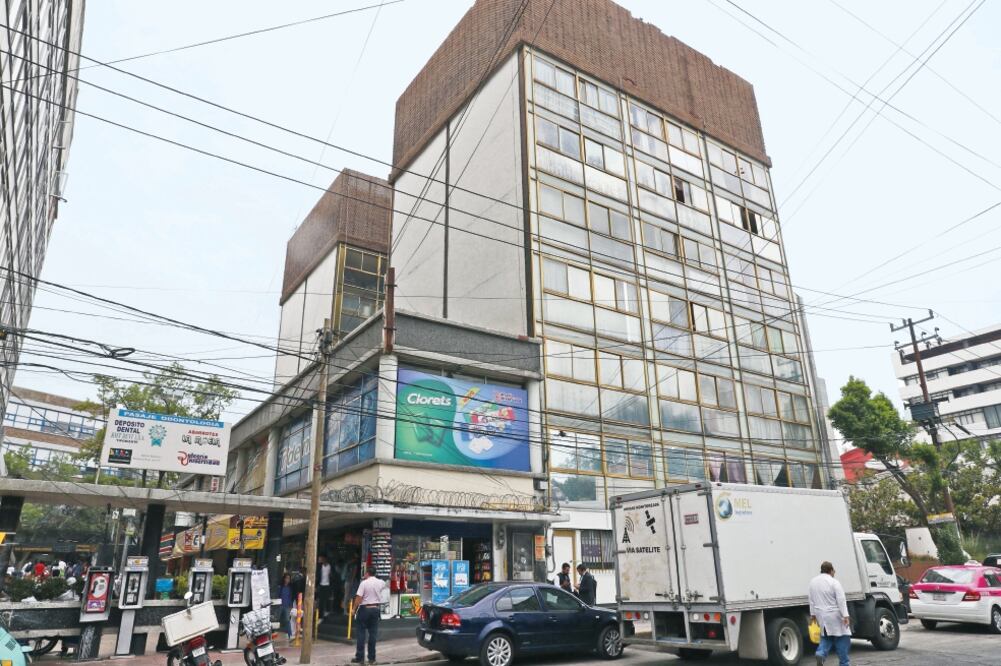 En la calle de Odontología hay pequeñas tiendas de barrio, algunas con más de 40 años (JUAN CARLOS REYES. EL UNIVERSAL)