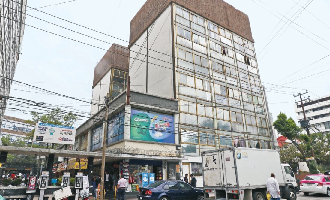 En la calle de Odontología hay pequeñas tiendas de barrio, algunas con más de 40 años (JUAN CARLOS REYES. EL UNIVERSAL)