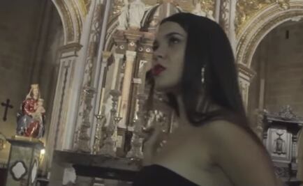 Denuncian a cantantes "feministas" de trap por video en catedral antigua