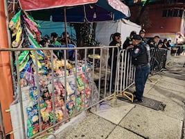 Gobierno capitalino reubica a comerciantes ambulantes en Paseo de la Reforma por celebración del Año Nuevo; otros son retirados