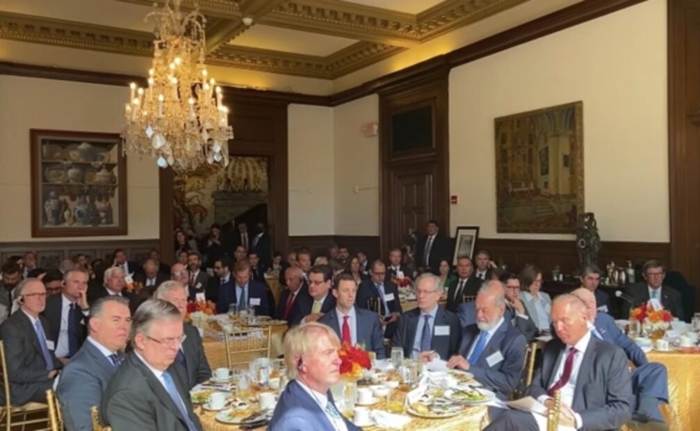 Crisis no se enfrentan con acciones tibias, sino con arrojo, dice AMLO a empresarios de EU y México 