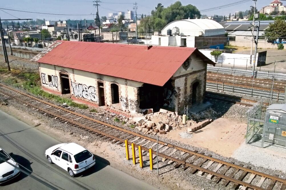 La antigua estación del ferrocarril, que data de hace más de un siglo, luce abandonada y sin puertas ni ventanas (JUAN BARRERA. EL UNIVERSAL)