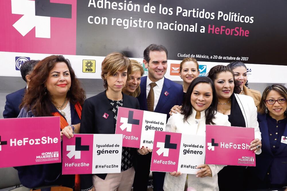 El consejero presidente del INE, Lorenzo Córdova (al centro), dijo que los partidos tendrán que aplicar la equidad de género en las elecciones del próximo año. (LUCÍA GODINEZ. EL UNIVERSAL)