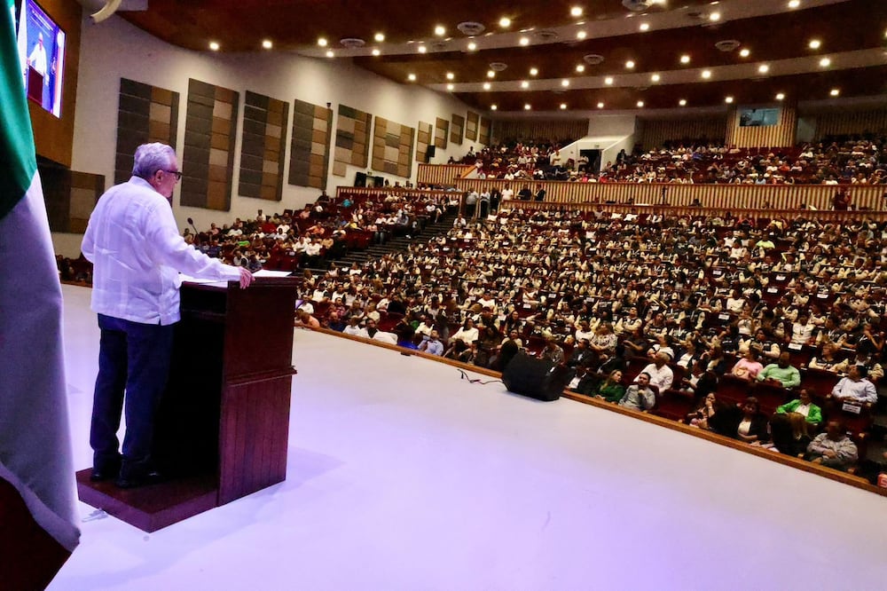 El gobernador de Sinaloa, Rocha Rocha Moya, aseguró que los deportistas universitarios son un orgullo para el estado. (Foto: especial)