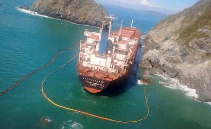 Retiran combustible de buque encallado por “Patricia”