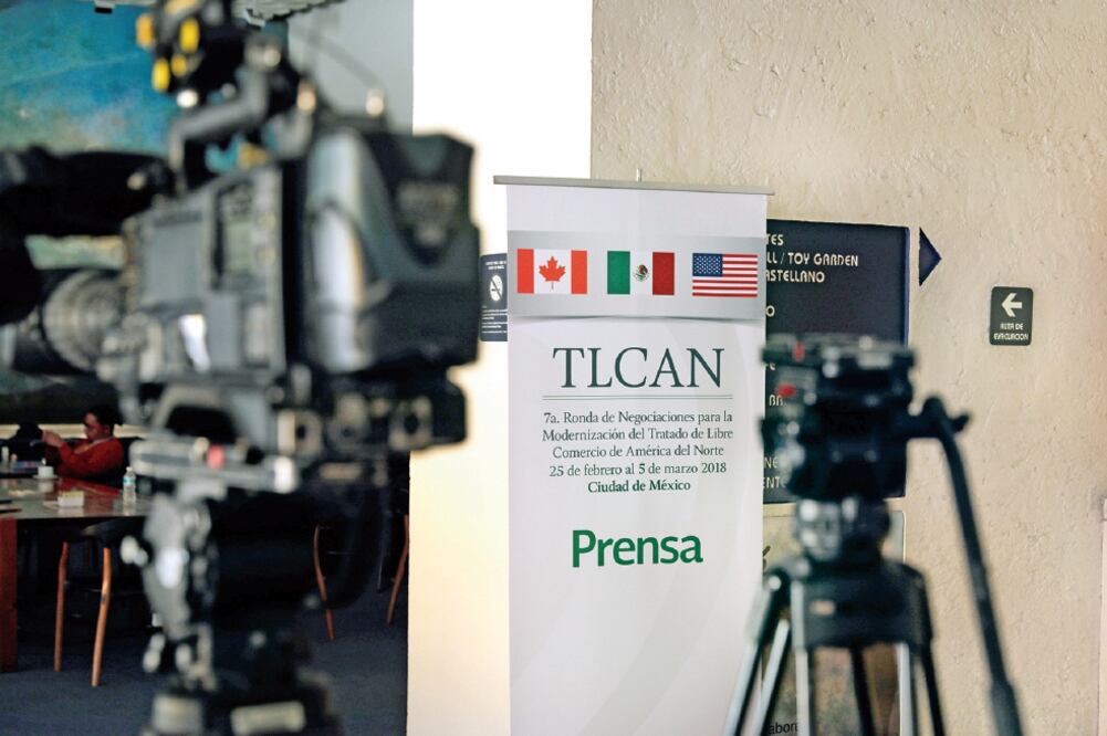 Labor continua. Hoy llegan a México representantes de las asociaciones de fabricantes de autos de EU (HENRY ROMERO. REUTERS)