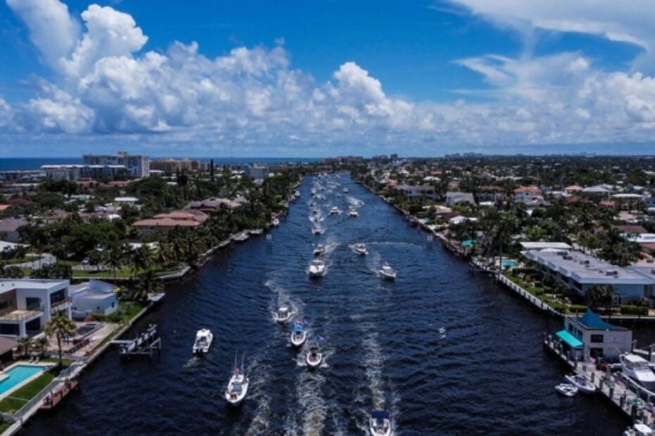 "Trumptillas", o flotillas por Trump, homenajean en Florida al presidente