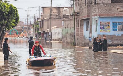 Regresan las lanchas por la inundación en Chalco      
