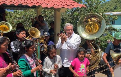 AMLO resalta riqueza cultural de Oaxaca; “aquí la música es como la vida misma”, dice