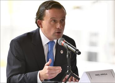 Mikel Arriola anuncia el fin de las barras en el futbol mexicano