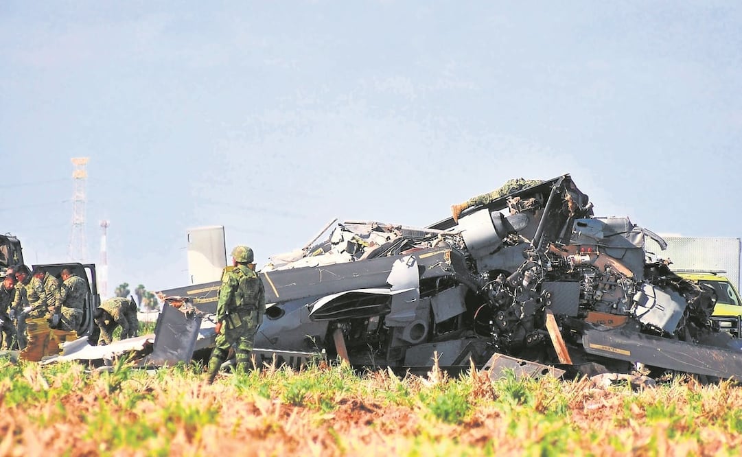 Luego de apoyar en el operativo contra el capo, un helicóptero Black Hawk cayó en Los Mochis, con un saldo de 14 marinos muertos.