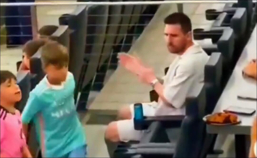 El hijo de Luis Suárez saludó a Messi por obligación / Foto: Especiales
