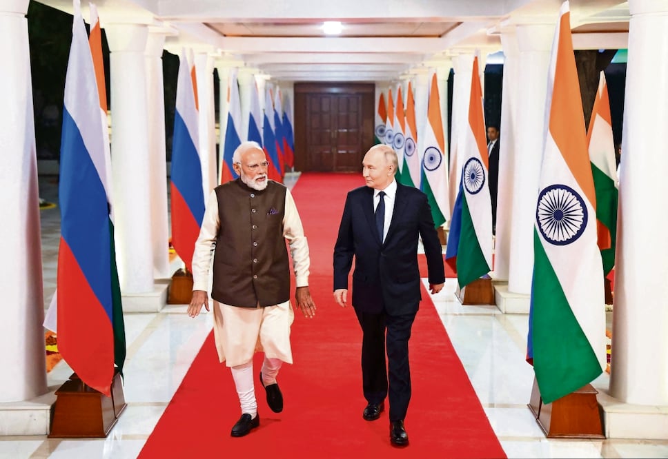 El primer ministro indio, Narendra Modi, y el líder ruso, Vladimir Putin, ayer en Nueva Delhi. Foto: de ALEXANDER KAZAKOV. AFP