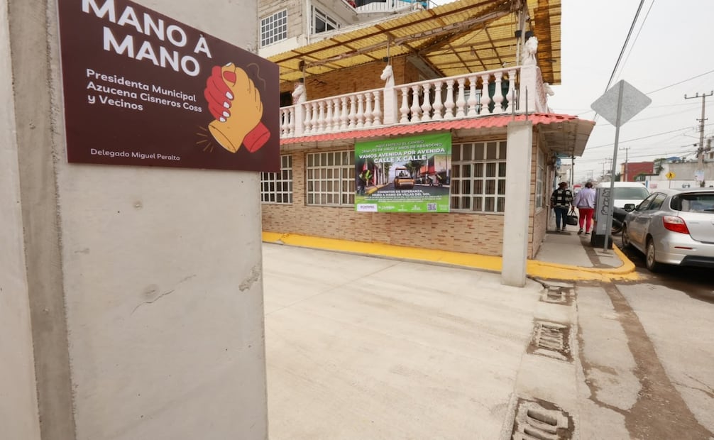 Ecatepec rehabilita 17 calles tras 25 años; vecinos y gobierno repavimentan Villas del Sol 1. Foto: Especial