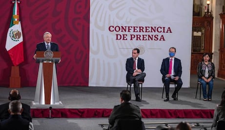 AMLO celebra que menores tengan acceso a cuenta bancaria que elimina “moches” y “piquete de ojos”