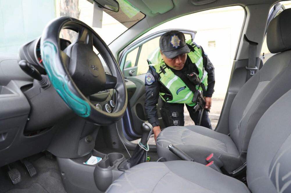 Los operativos en la demarcación han continuado desde el enfrentamiento entre presuntos narcomenudistas y fuerzas federales (JUAN CARLOS REYES. EL UNIVERSAL)