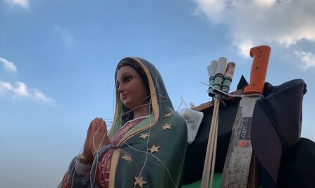 Día de la Virgen de Guadalupe; con machete y gas pimienta, peregrinos caminan seguros hacia la Basílica