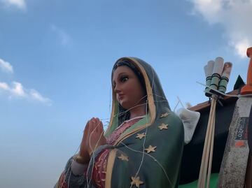 Día de la Virgen de Guadalupe; con machete y gas pimienta, peregrinos caminan seguros hacia la Basílica