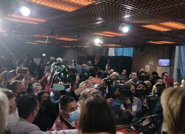 Cámara de Diputados suspende sesión; empleados exigen pago íntegro de prestaciones