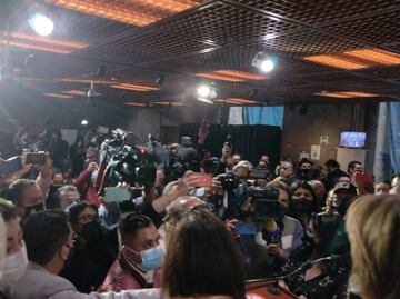 Cámara de Diputados suspende sesión; empleados exigen pago íntegro de prestaciones