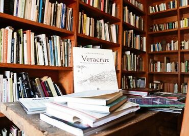 Sergio Pitol’s book collection donated to University of Veracruz