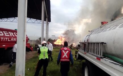 Reportan incendio de desperdicios industriales en Tultitlán 