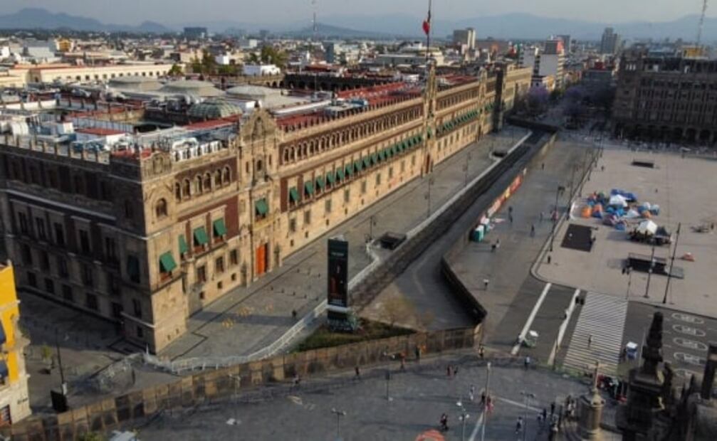 Así se ve desde dron la "muralla" que protege Palacio Nacional