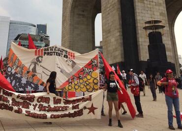 Marcha Bloque Rojo Antifascista hacia el Zócalo