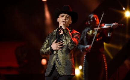 Christian Nodal confirma el choque de su Ferrari 488 Pista