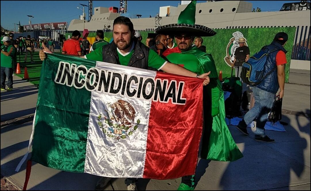 Especial. La afición comienza a ambientar a las afueras del estadio