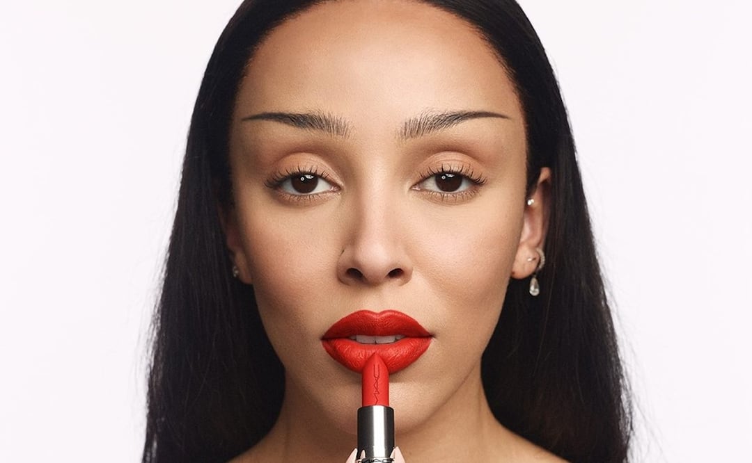 El rojo no puede faltar en las tendencias de otoño. Foto: Especial. Instagram @maccosmetics