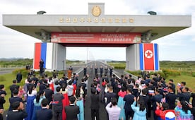 Rusia y Norcorea inauguran primer puente vial entre ambos países; Pyonyang tilda de "invencible" la alianza entre ambos países