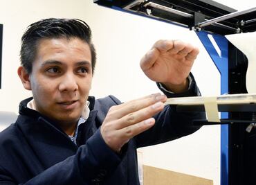 Mexicano crea impresora 3D para replicar huesos con materiales biodegradables