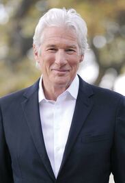 Richard Gere pelea sus bienes con su ex esposa