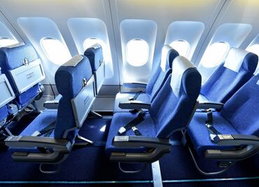 ¿Qué tan sucios están los asientos de un avión?