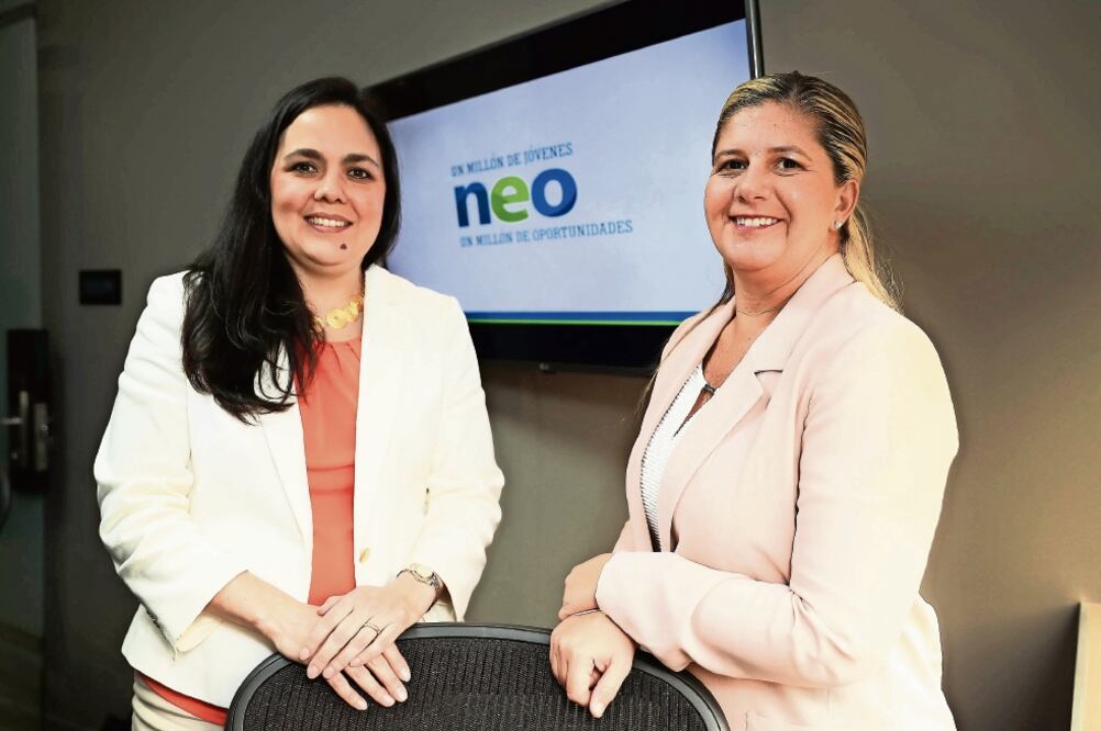 Verónica Porte, directora de Educación Financiera de CitiBanamex y Martha Herrera, directora corporativa de Responsabilidad Social de Cemex. (JUAN CARLOS REYES. EL UNIVERSAL)