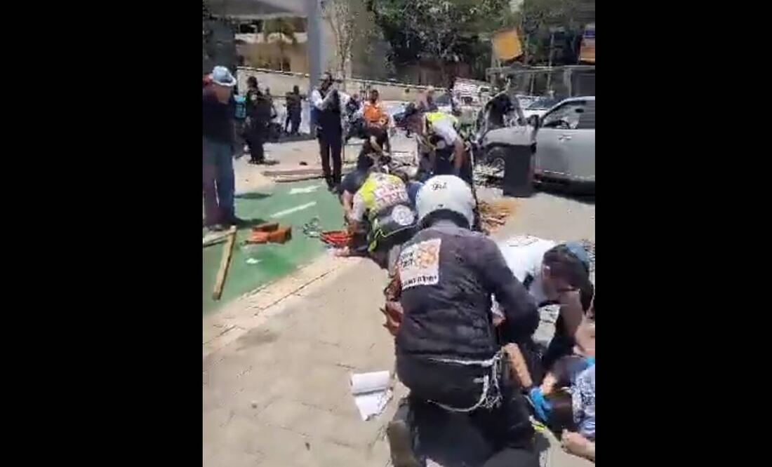 La policía israelí recibió informaciones de "un automóvil que atacó a varios civiles" en el norte de Tel Aviv e indicó que luego "neutralizó al atacante". Foto: Tomada de video