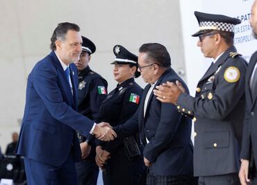 Mauricio Kuri entrega 63 patrullas y equipo a corporaciones de seguridad de 10 municipios