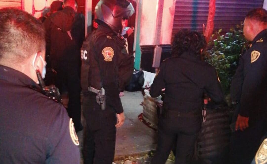 El sujeto fue asesinado por sujetos armados en el cruce de las calles Eligio Ancona y Torres Boded. Foto: Especial 