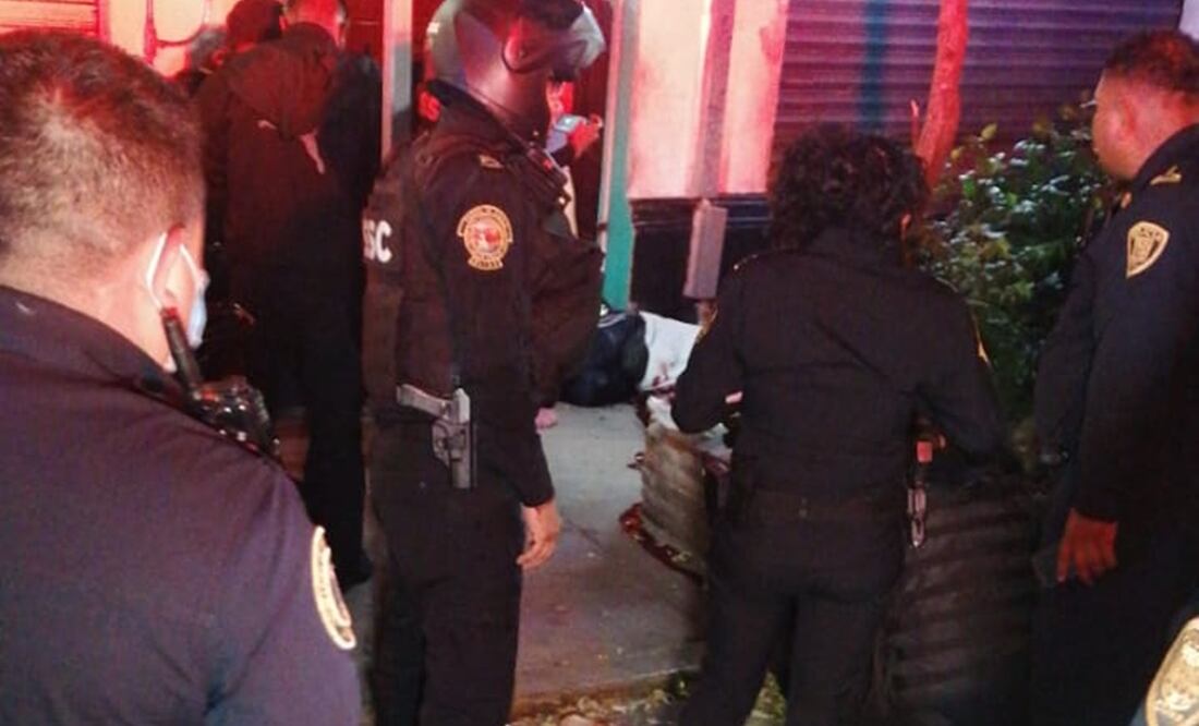 El sujeto fue asesinado por sujetos armados en el cruce de las calles Eligio Ancona y Torres Boded. Foto: Especial