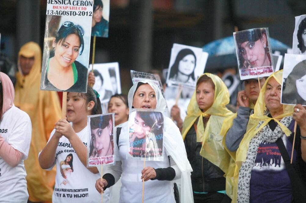 La organización detalló que alrededor de 85% de estas violaciones fueron cometidas hacia personas defensoras de derechos humanos, entre ellos a quienes demandaron esclarecer las desapariciones (ARCHIVO EL UNIVERSAL)