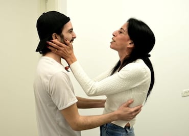 "Matan, mi amor, se terminó la guerra": el abrazo de una madre a su hijo en Israel tras estar dos años secuestrado en Gaza