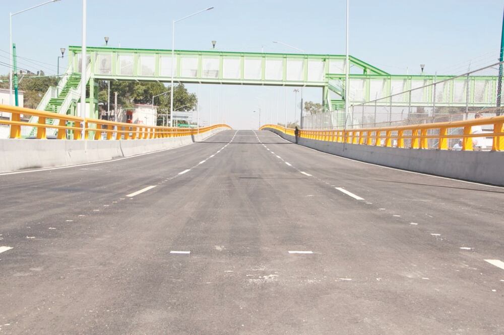 De acuerdo con la mandataria Claudia Sheinbaum Pardo este puente vehicular tenía mucho tiempo abandonado, desde 2015. FOTOS: ESPECIALES