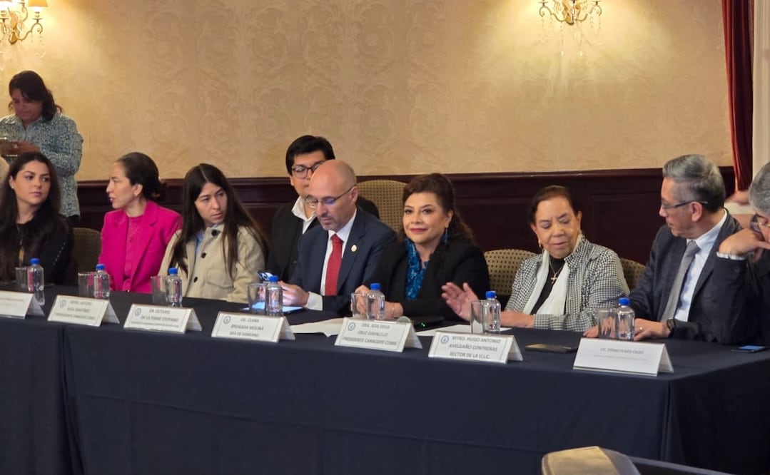 La jefa de Gobierno participó en el cambio de la Mesa Directiva de la Cámara de Comercio, Servicios y Turismo en pequeño de la Ciudad de México (Conacope). Foto: Especial